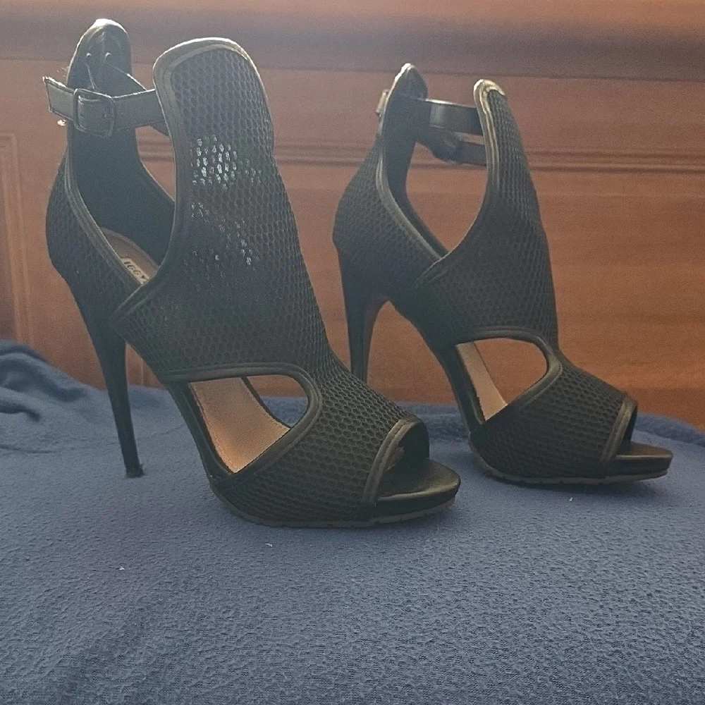 Steve Madden Black Mesh Cutout High Heel Sandals - Picture 4 of 9